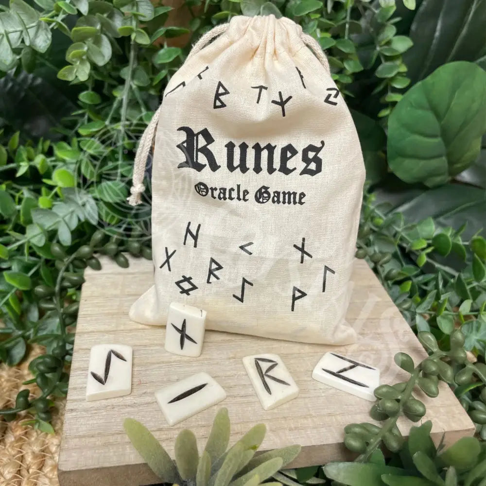 Bone Rune Set - With Bag - xx1099