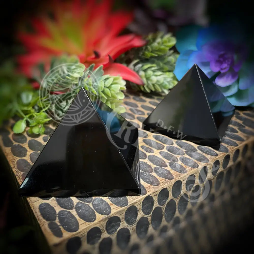 Black Obsidian - 1.3" - 2.1" - Pyramid - 2.1"
